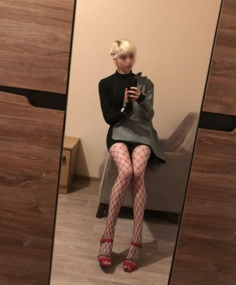 Я креативная и экспериментальная, мои услуги насыщены страстью и нежностью. Маленький кусочек райского удовольствия, который ты заслуживаешь! 🌟 За нашими закрытыми дверями открывается мир наслаждения. Я могу воплотить в жизнь самые смелые фантазии и предложить незабываемые моменты страсти. 🔥 Мои клиенты говорят обо мне только самое лучшее, и я готова подтвердить это своими фото. Ты будешь в восторге от моей красоты и опыта. 💋Позволь себе расслабиться и погрузиться в мир удовольствия с самой желанной индивидуалкой Москвы. Уверяю, что ты не пожалеешь о своем выборе. Буду ждать тебя... 🌹 641, 25 лет