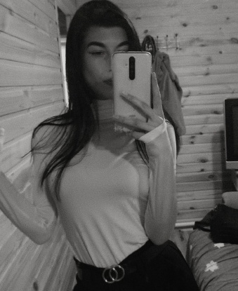 Очаровательная и нежная леди желает познакомиться с уверенным в себе мужчиной для приятного времяпровождения и незабываемых впечатлений. Ответственность и конфиденциальность гарантирую. Звони, не пожалеешь! 2222, 22 года